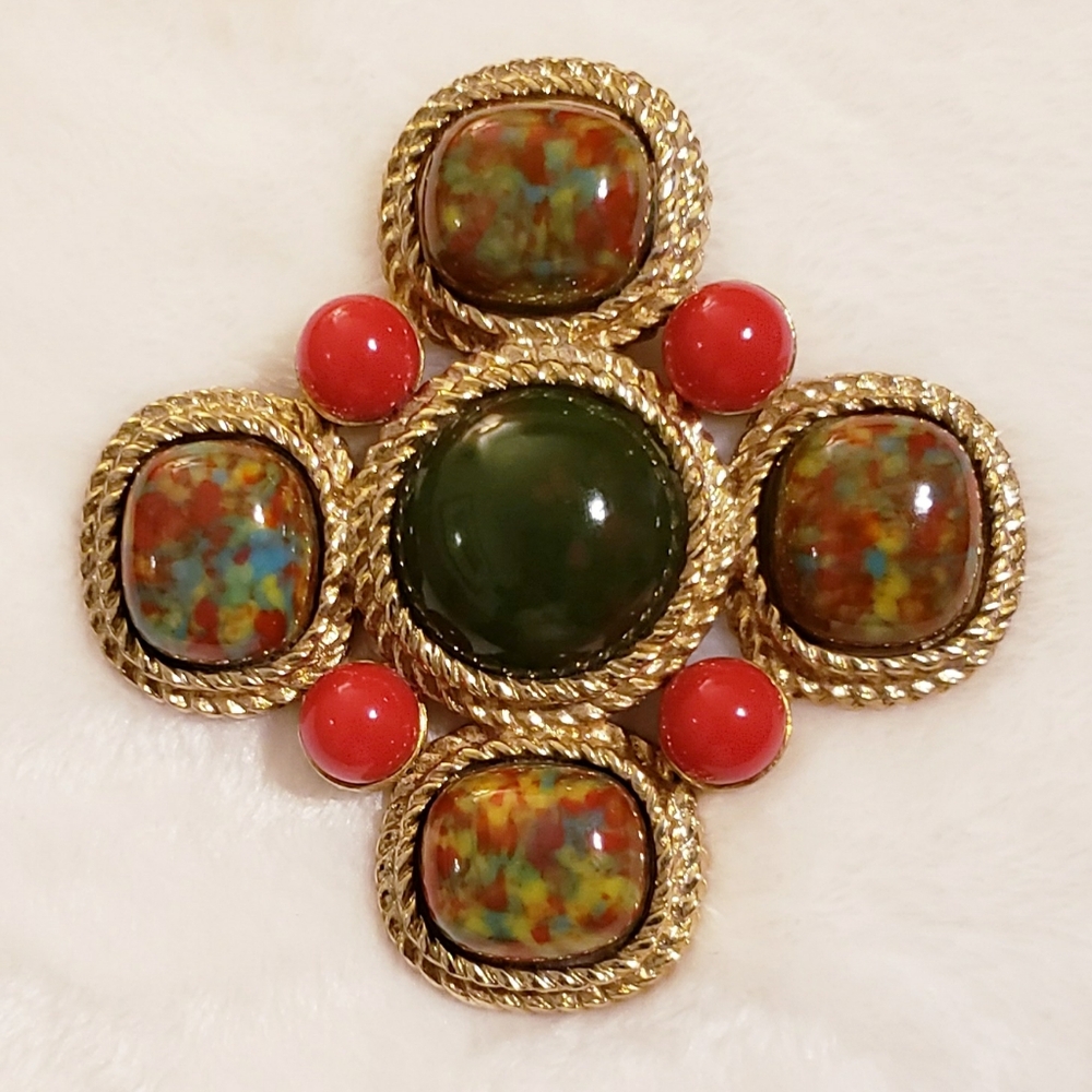 VINTAGE CHUNKY BROOCH | Gold tone & Stone Brooch